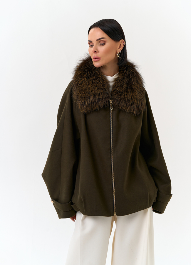 Женское укороченное пальто с отделкой из меха лисы модель № 32858 универмаг малина