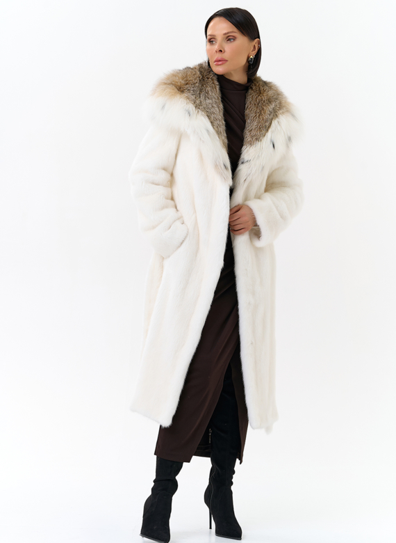 Шуба из белой  норки с капюшоном из рыси