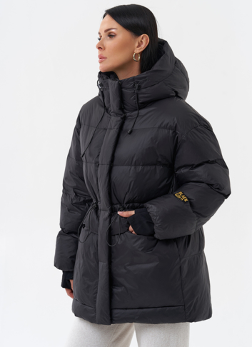 Женский пуховик черного цвета