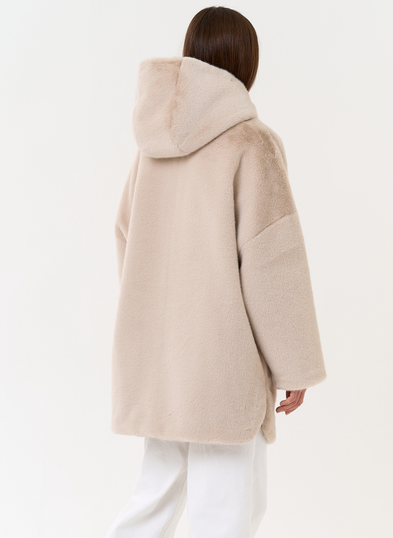 Женская шуба из экомеха с капюшоном