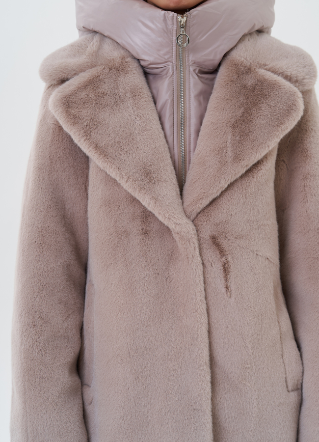 Женский пуховик из эко меха с манишкой модель № 27747 универмаг малина