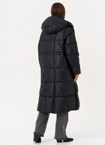 Женский пуховик черного цвета