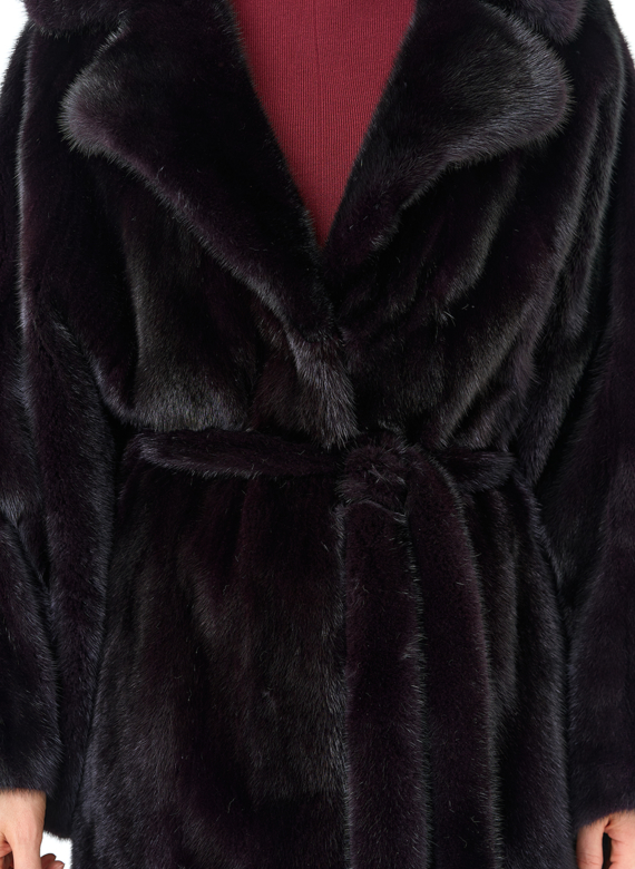 Шуба из меха норки с английским воротником в цвете баклажан