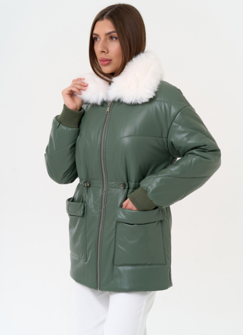 Женский пуховик из эко кожи с воротником из эко меха