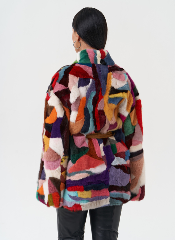 Яркая шуба из меха норки