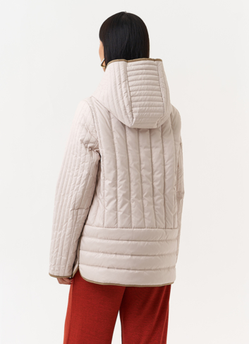 Женская утепленная куртка с капюшоном