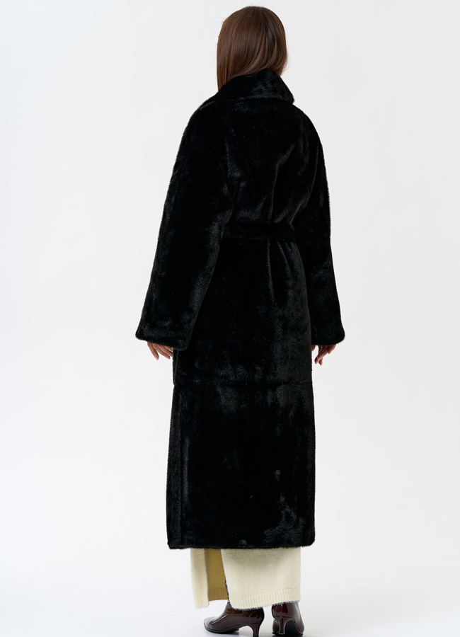 Длинное женское пальто из эко меха с английским воротником модель № 31220 в рассрочку