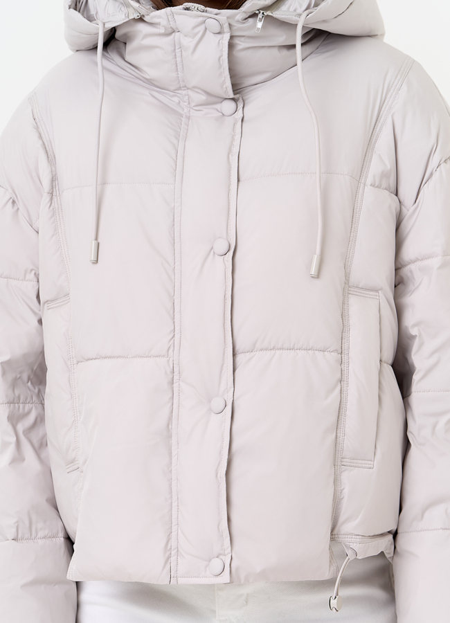 Женский короткий пуховик с капюшоном модель № 31579 универмаг малина