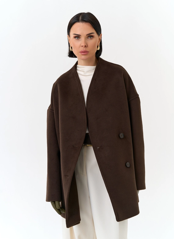 Женское укороченное пальто с поясом фото