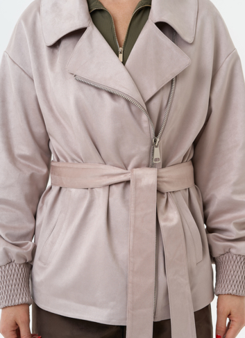 Женская куртка из эко замши с поясом