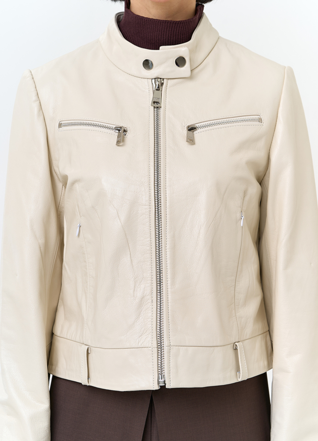 Белая куртка из натуральной кожи модель № 32729 универмаг малина