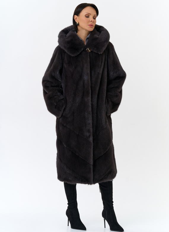 Женская шуба из норки силуэта баллон с капюшоном