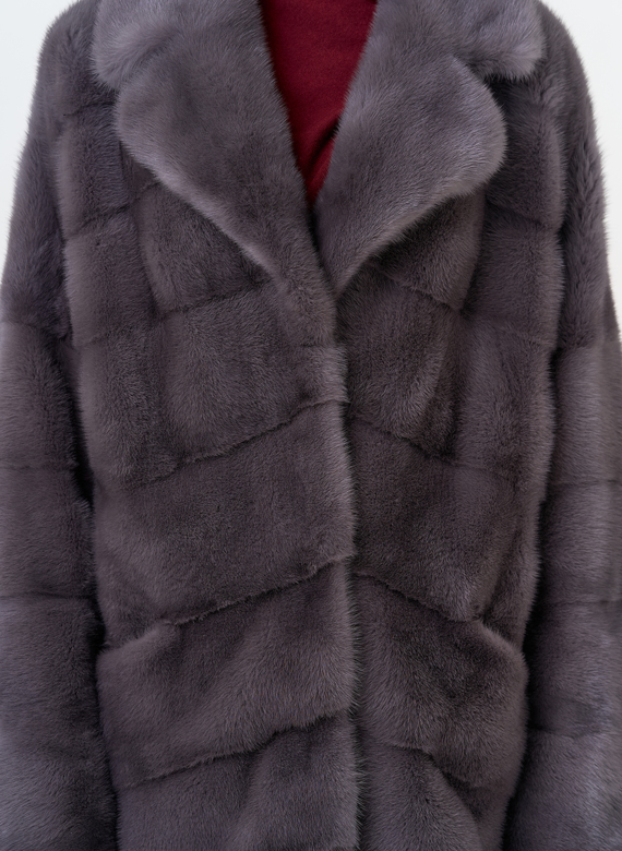 Шуба из меха норки с английским воротником