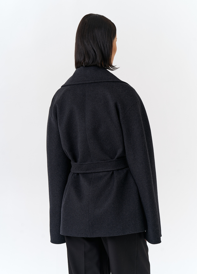 Женское укороченное пальто с английским воротником модель № 32512 в кредит