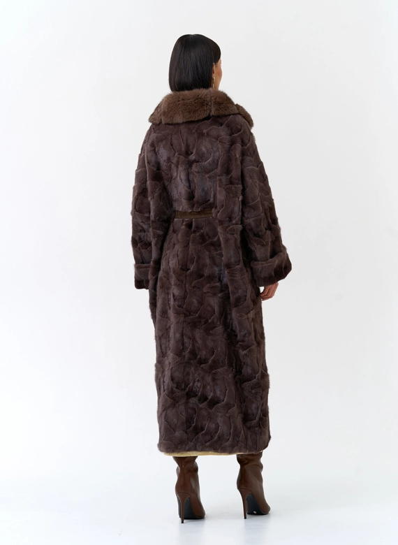 Женская шуба из меха норки с воротником из меха песца