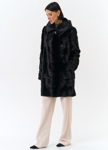 Шуба из норки с капюшоном черного цвета Шуба из норки с капюшоном черного цвета
