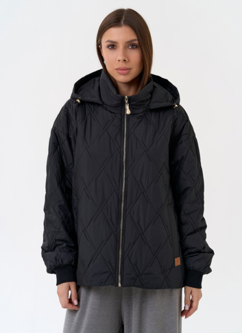 Женская куртка с капюшоном в черном цвете Женская куртка с капюшоном в черном цвете
